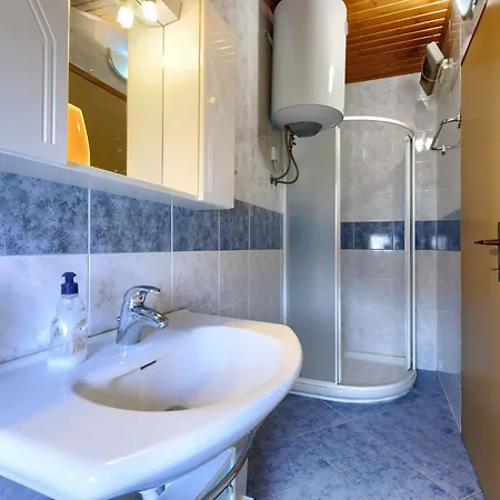 Ruza 2 By Interhome Lejlighed Pula